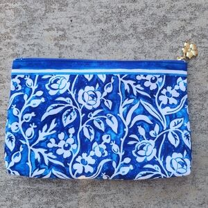 Estee Lauder Makeup Comestic Storage Bag, Floral Royal Blue White